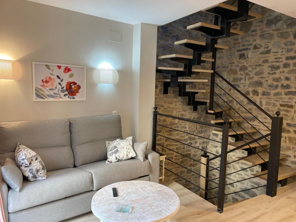 Apartamentos Casa Isabale ビエスカス エクステリア 写真